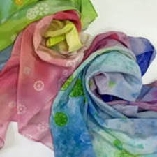 鮮やかなデザインのプリント